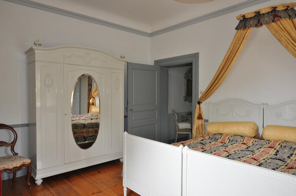 Husby Saeteri Hotel Soderkoping Room photo