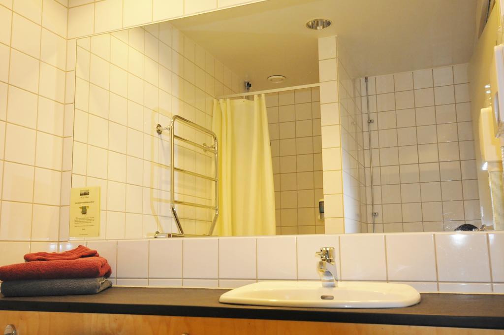 Husby Saeteri Hotel Soderkoping Exterior photo